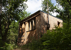 Visite virtuelle d’une cabane insolite